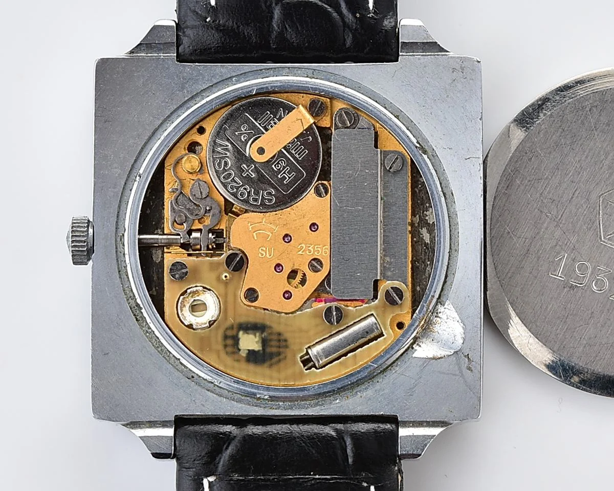 Slava Soviet quartz watch with square case and Roman numerals, from the late 1980s - Image 11