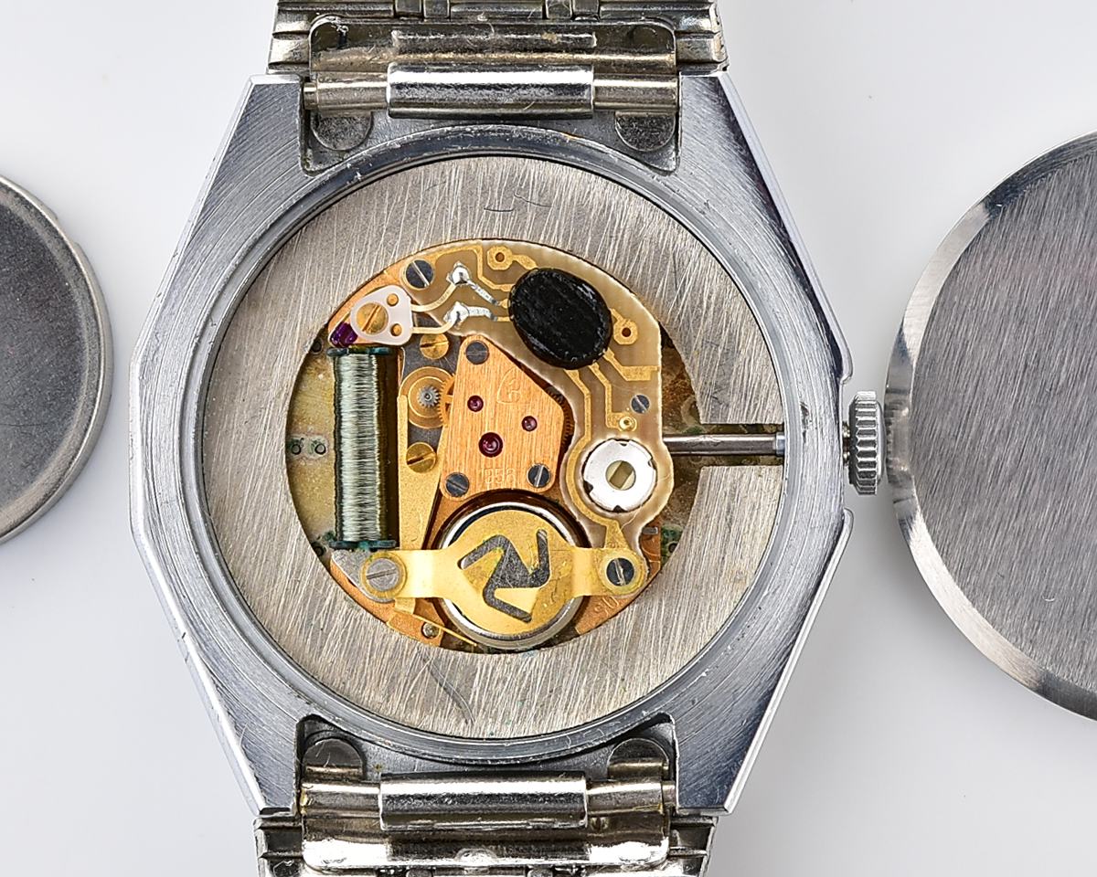 Vintage ZARIA wristwatch with automatic quartz movement
