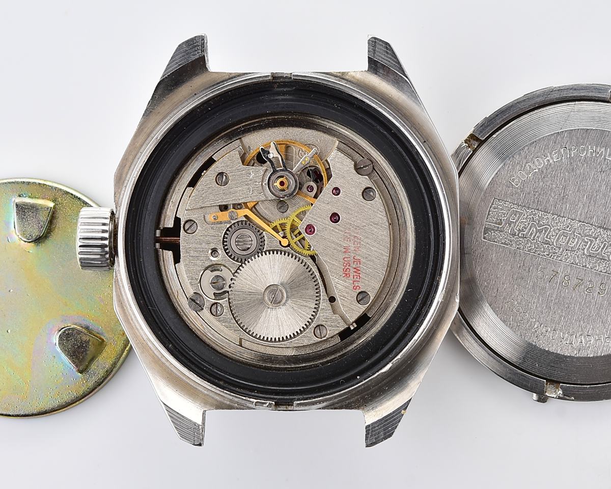 Vostok Amphibia mechanical watch – RADIO ROOM!