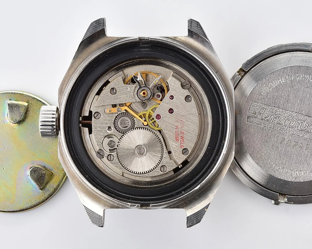 Vostok Amphibia mechanical watch – Radio Room!