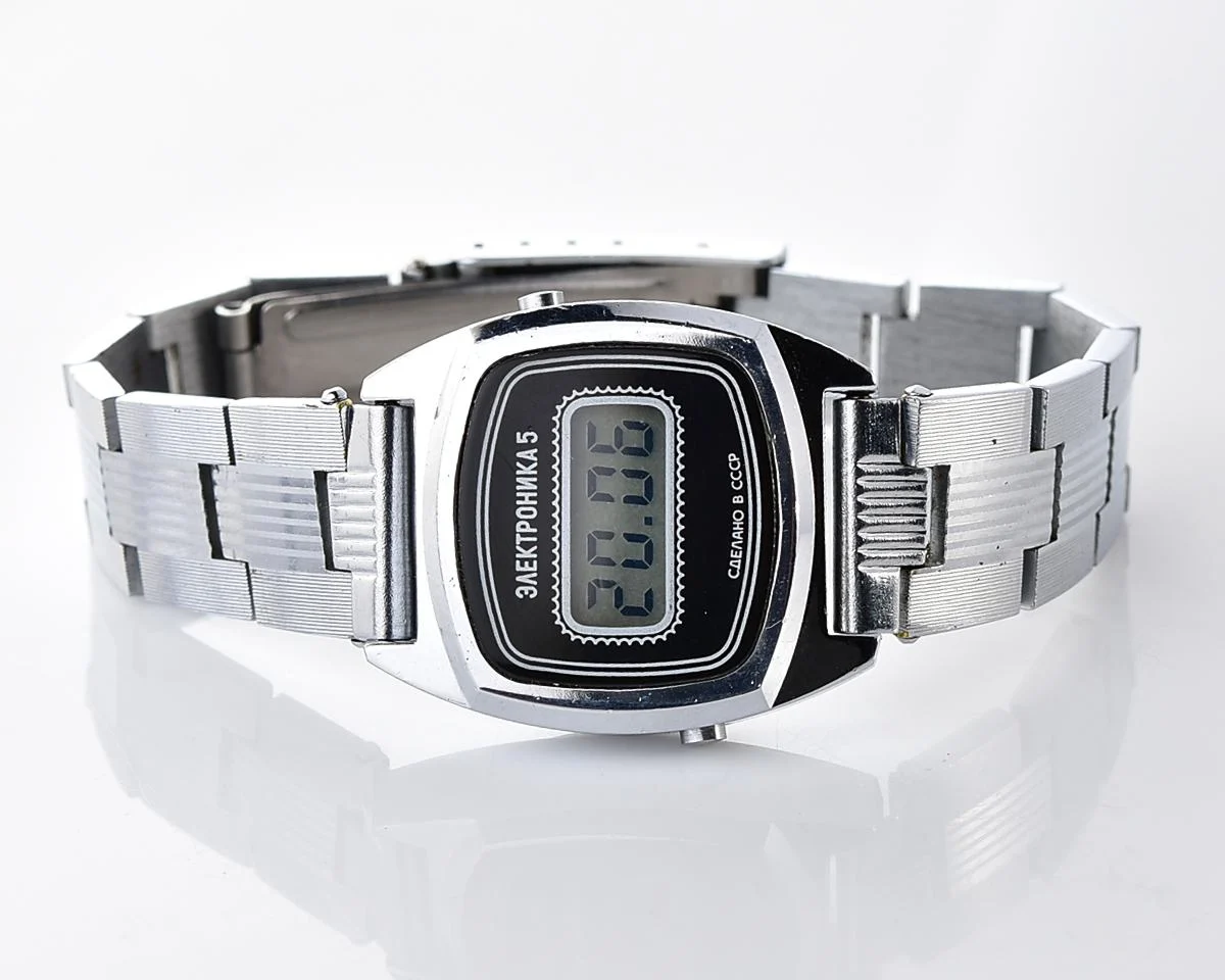 Digital vintage USSR wristwatch Electronika with stainless steel bracelet for ladies
