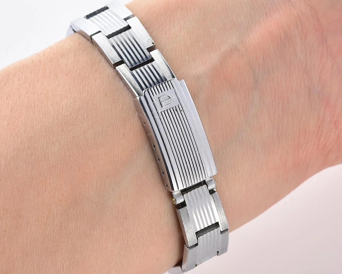 Digital vintage USSR wristwatch Electronika with stainless steel bracelet for ladies