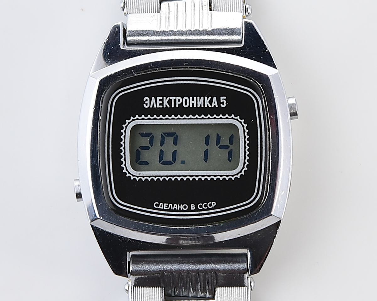 Digital vintage USSR wristwatch Electronika with stainless steel bracelet for ladies