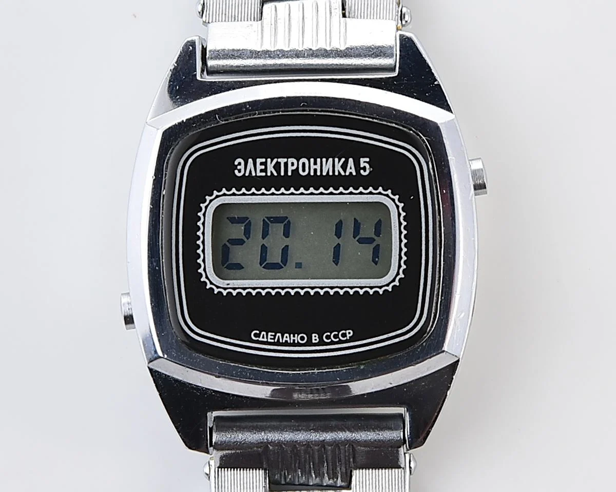 Digital vintage USSR wristwatch Electronika with stainless steel bracelet for ladies