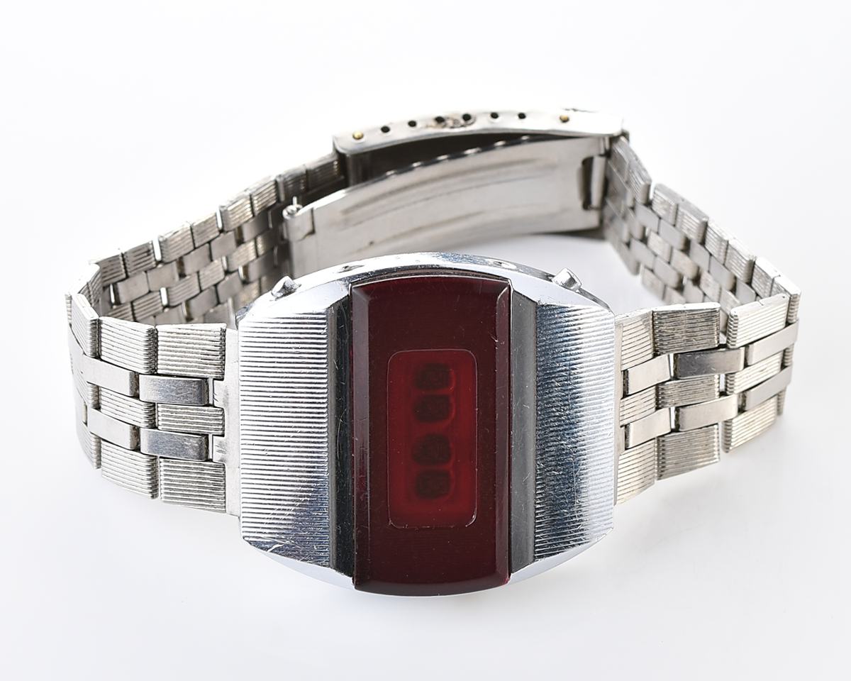First RED LED Digital Vintage USSR Wristwatch Electronika E-1 Pulsar!