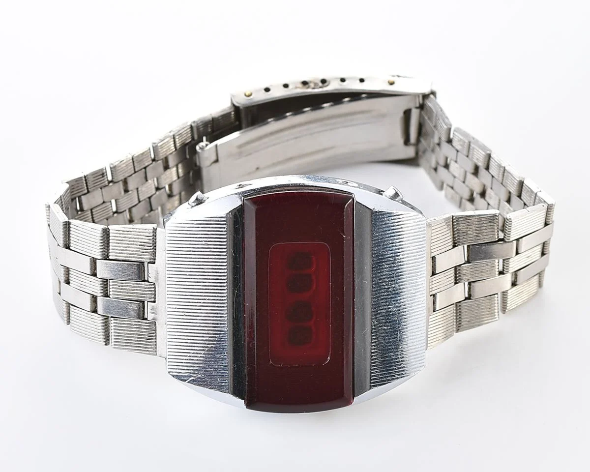 First Red LED Digital Vintage USSR Wristwatch Electronika E-1 Pulsar!