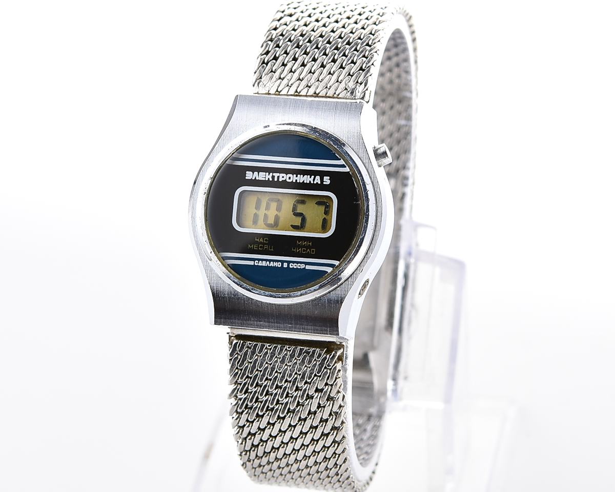 Digital vintage USSR ladies wristwatch Electronika-5 with stainless steel bracelet