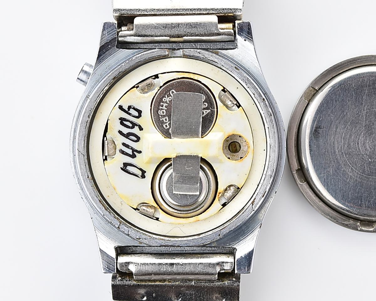 Digital vintage USSR ladies wristwatch Electronika-5 with stainless steel bracelet