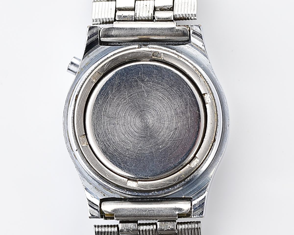 Digital vintage USSR ladies wristwatch Electronika-5 with stainless steel bracelet