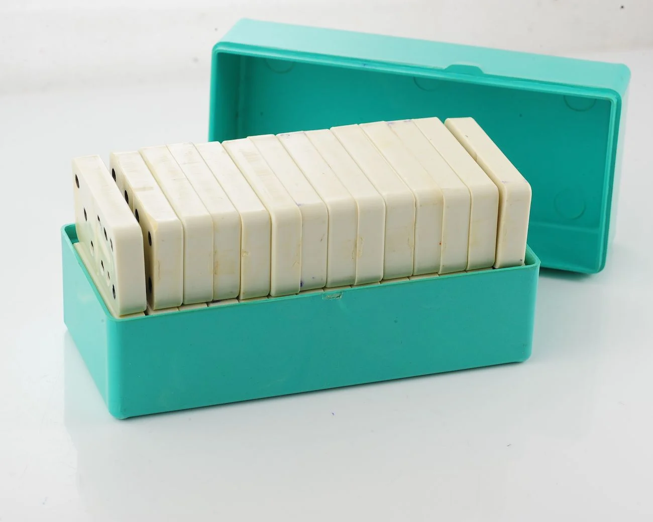 Vintage Soviet Domino set in a turquoise space-age box – rocket & stars lid, Sputnik-pattern tiles, made in Pryluky - Image 10
