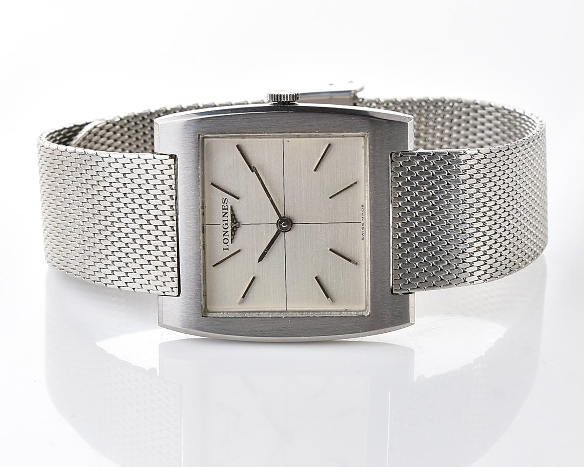 Vintage 1970 Longines Dress - Ultra-Slim Cushion Case with Original Factory Mesh Bracelet