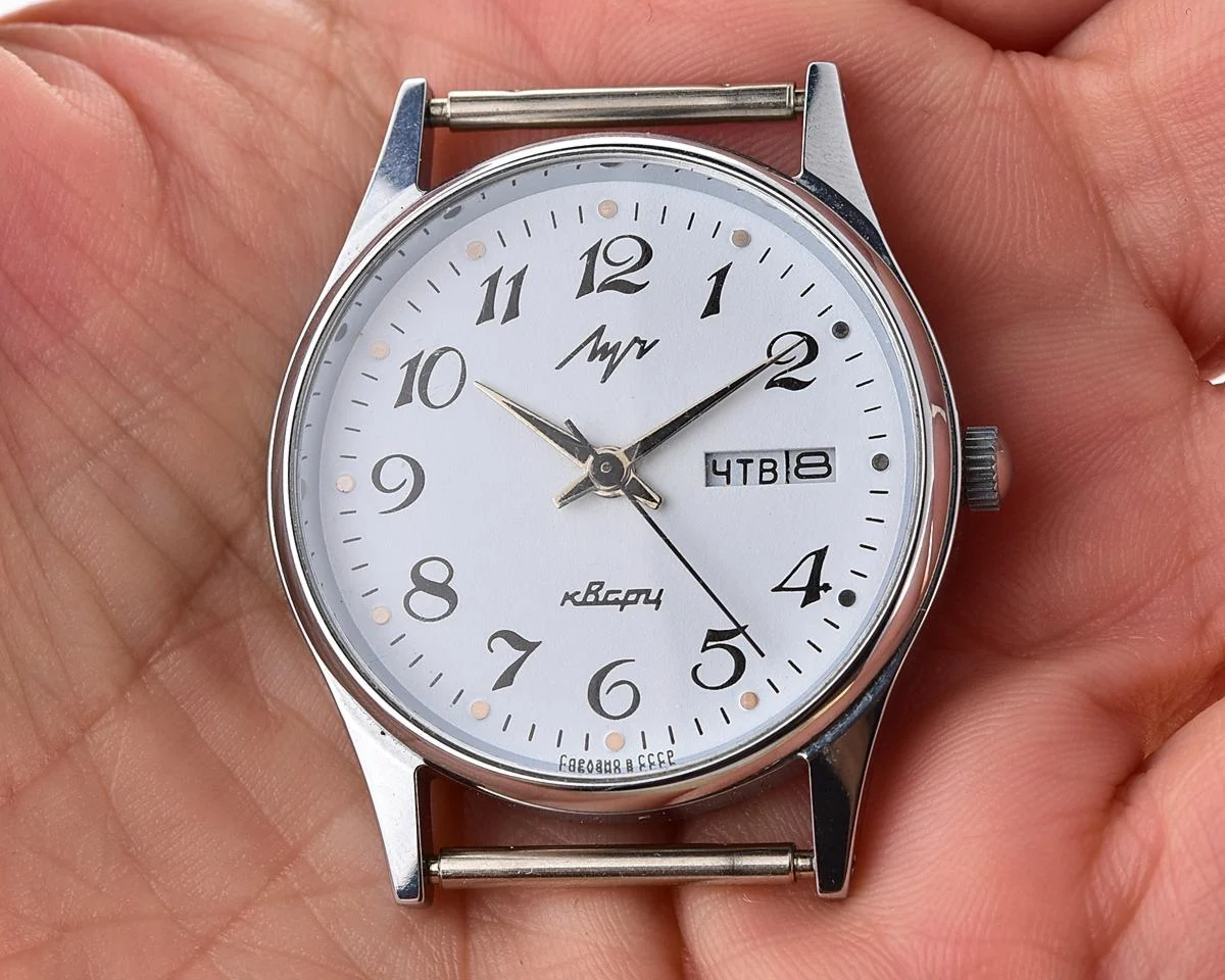 TIME CAPSULE: Soviet Luch quartz watch - New Old Stock (NOS)!