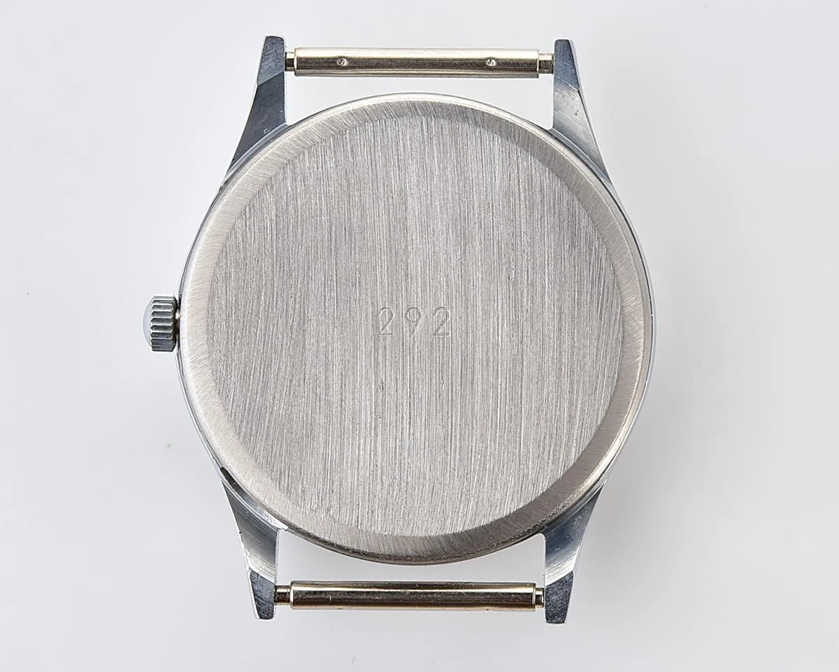 TIME CAPSULE: Soviet Luch quartz watch - New Old Stock (NOS)!
