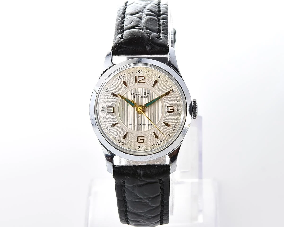 Excellent Moskva Soviet vintage mechanical watch