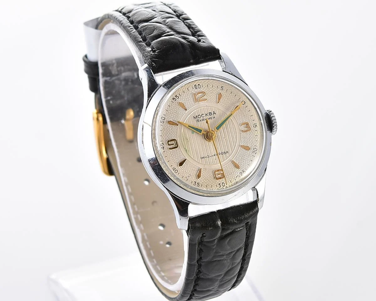 Excellent Moskva Soviet vintage mechanical watch