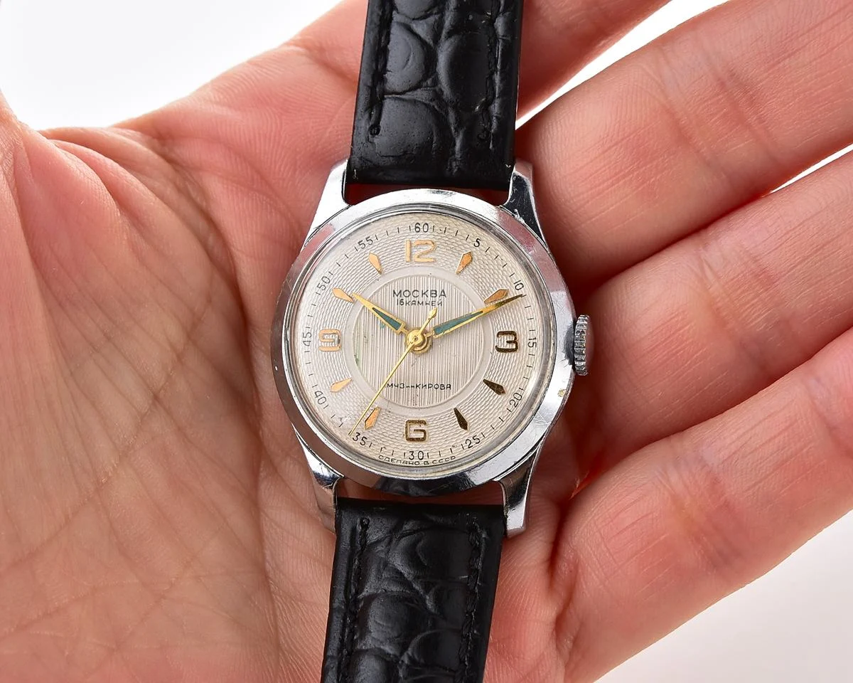 Excellent Moskva Soviet vintage mechanical watch