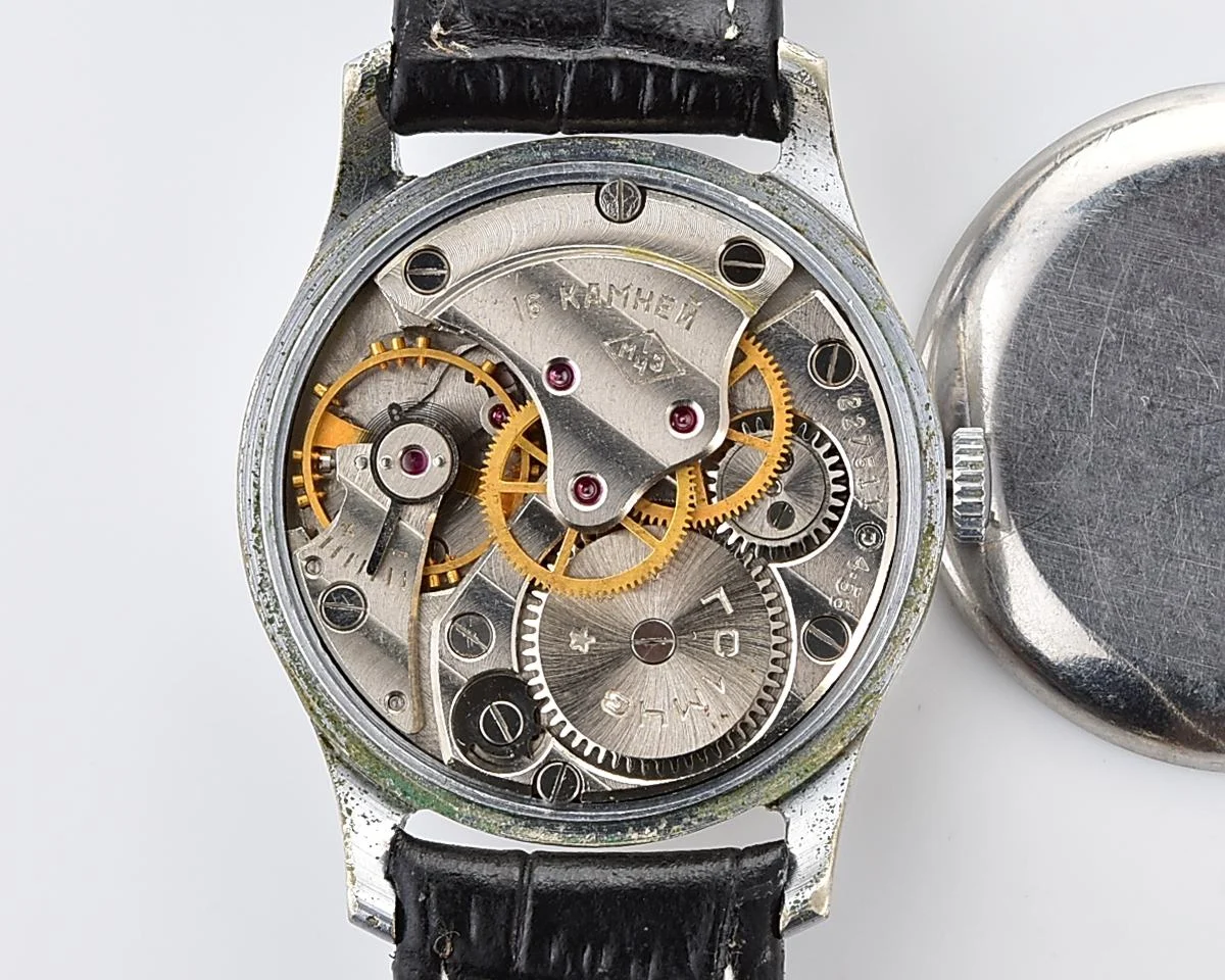 Excellent Moskva Soviet vintage mechanical watch