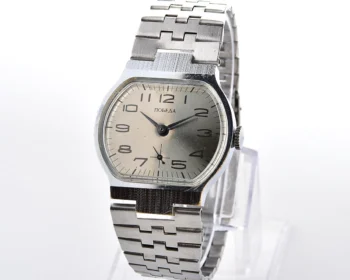 Vintage Soviet mechanical Pobeda watch with stainless steel bracelet