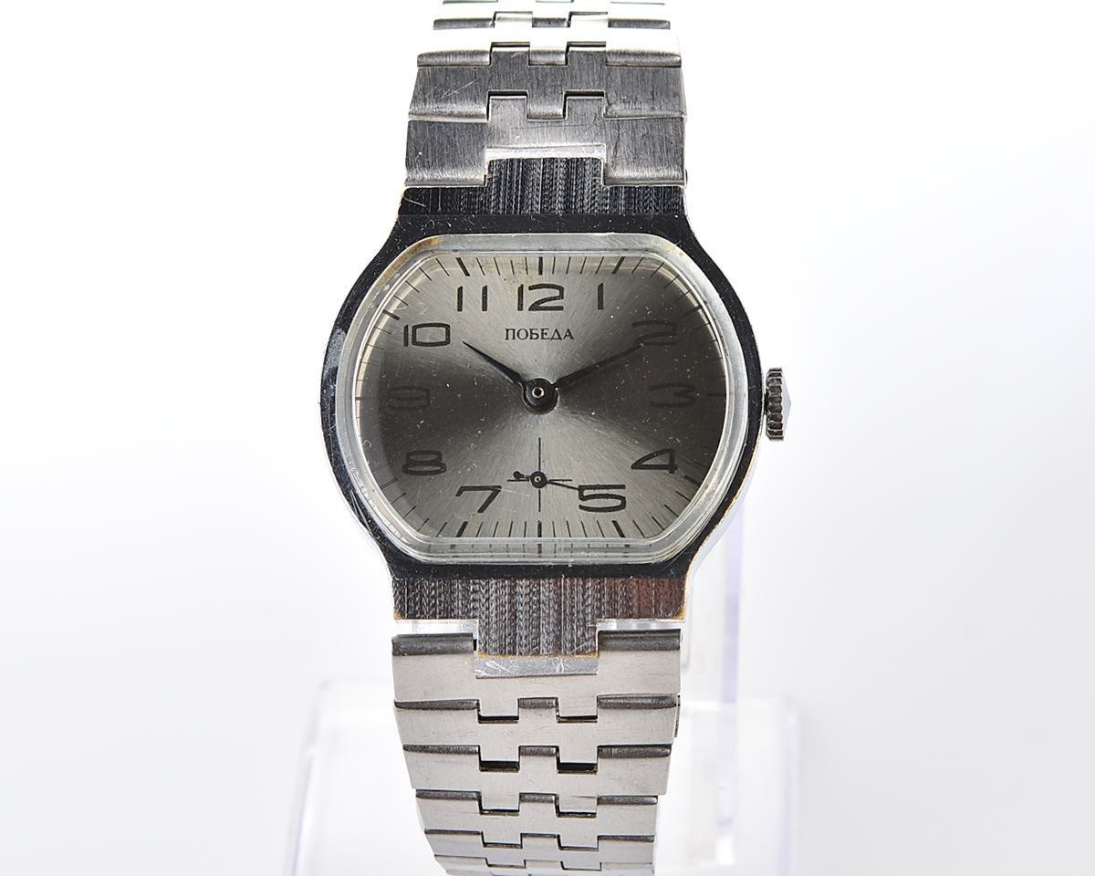Vintage soviet mechanical POBEDA watch with stainless steel bracelet