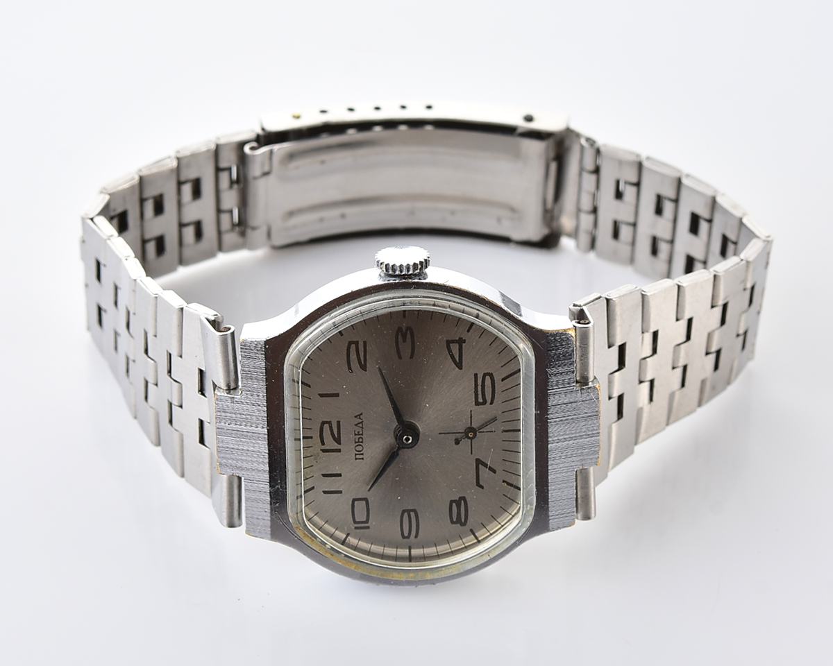 Vintage soviet mechanical POBEDA watch with stainless steel bracelet