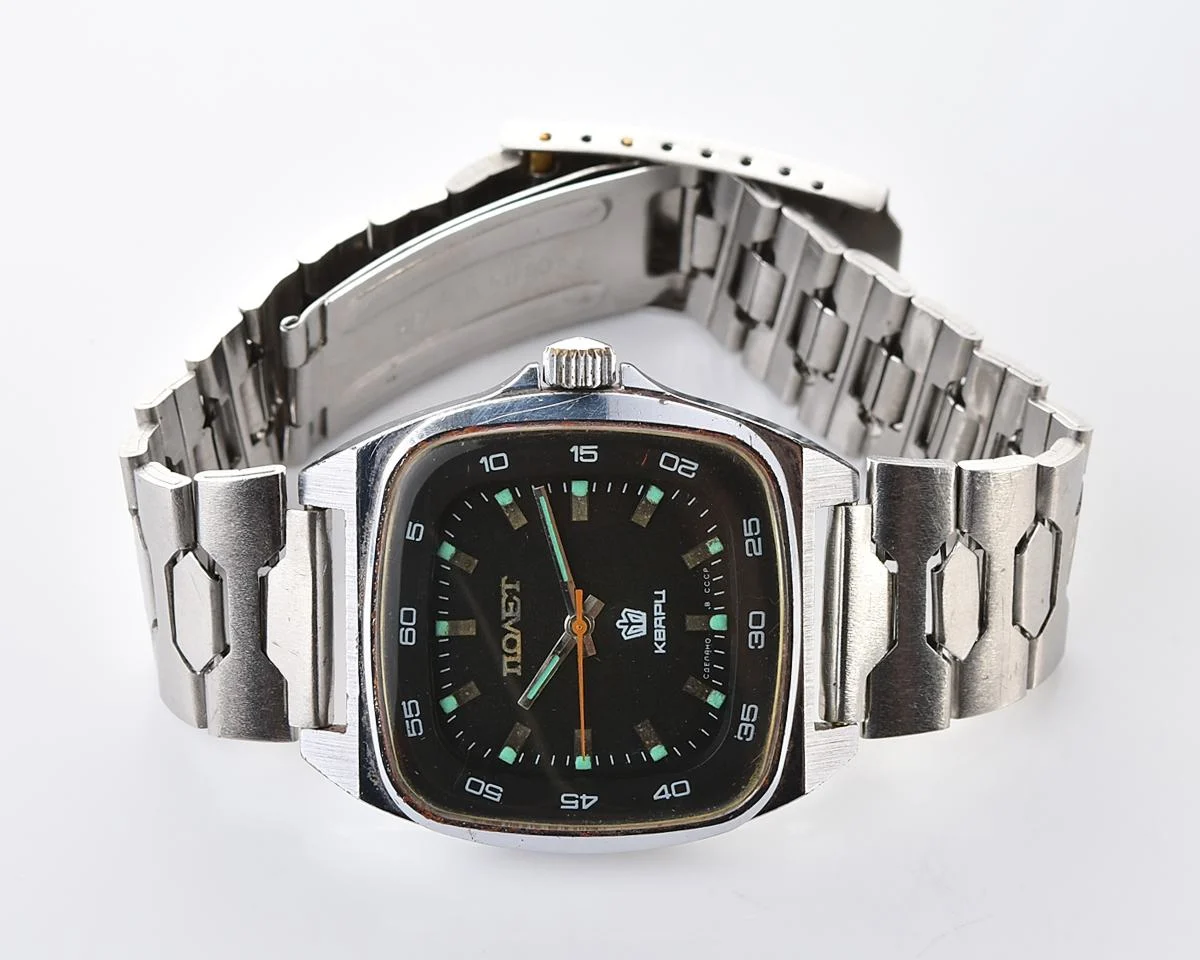 Large Soviet Poljot watch with quartz movement