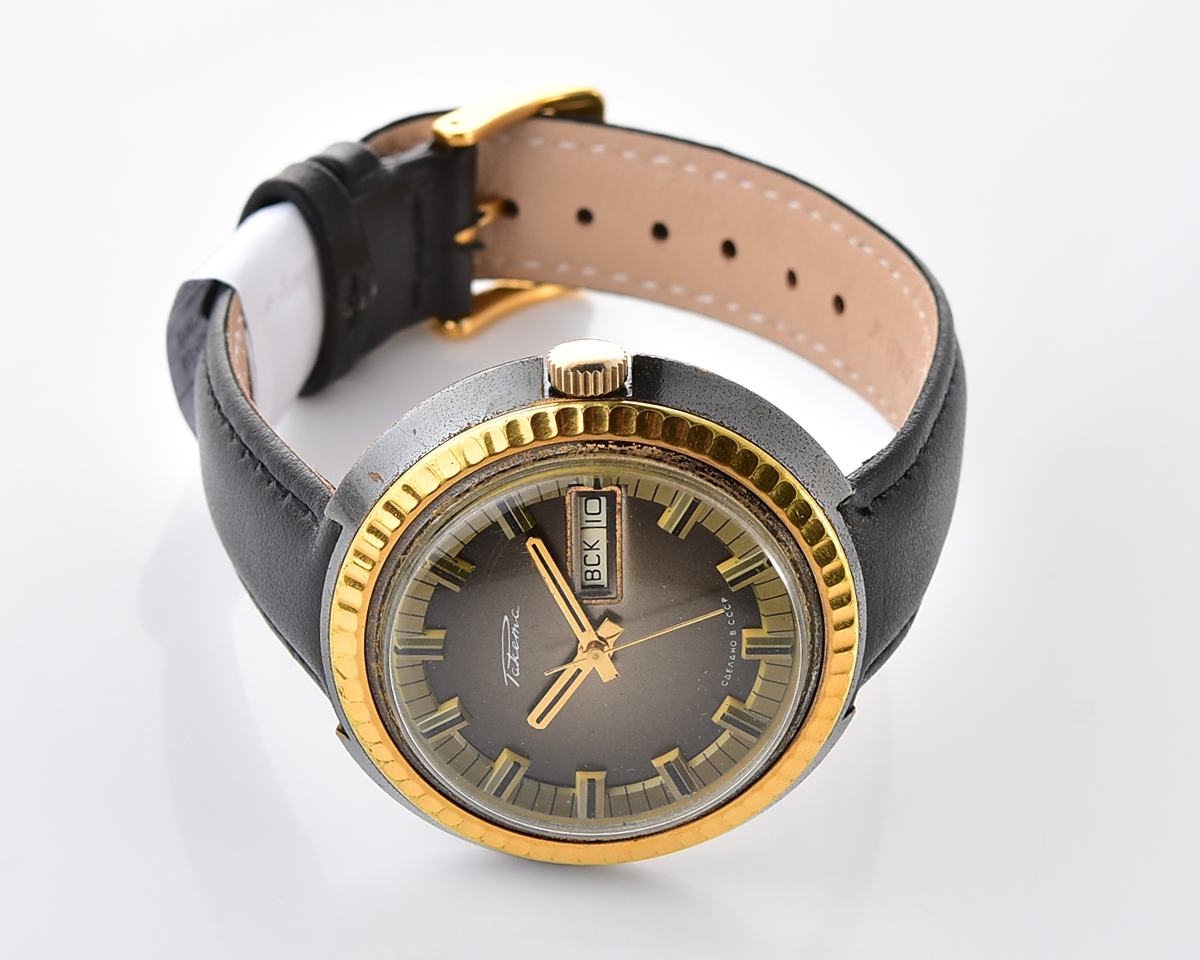 Vintage soviet RAKETA mechanical wristwatch