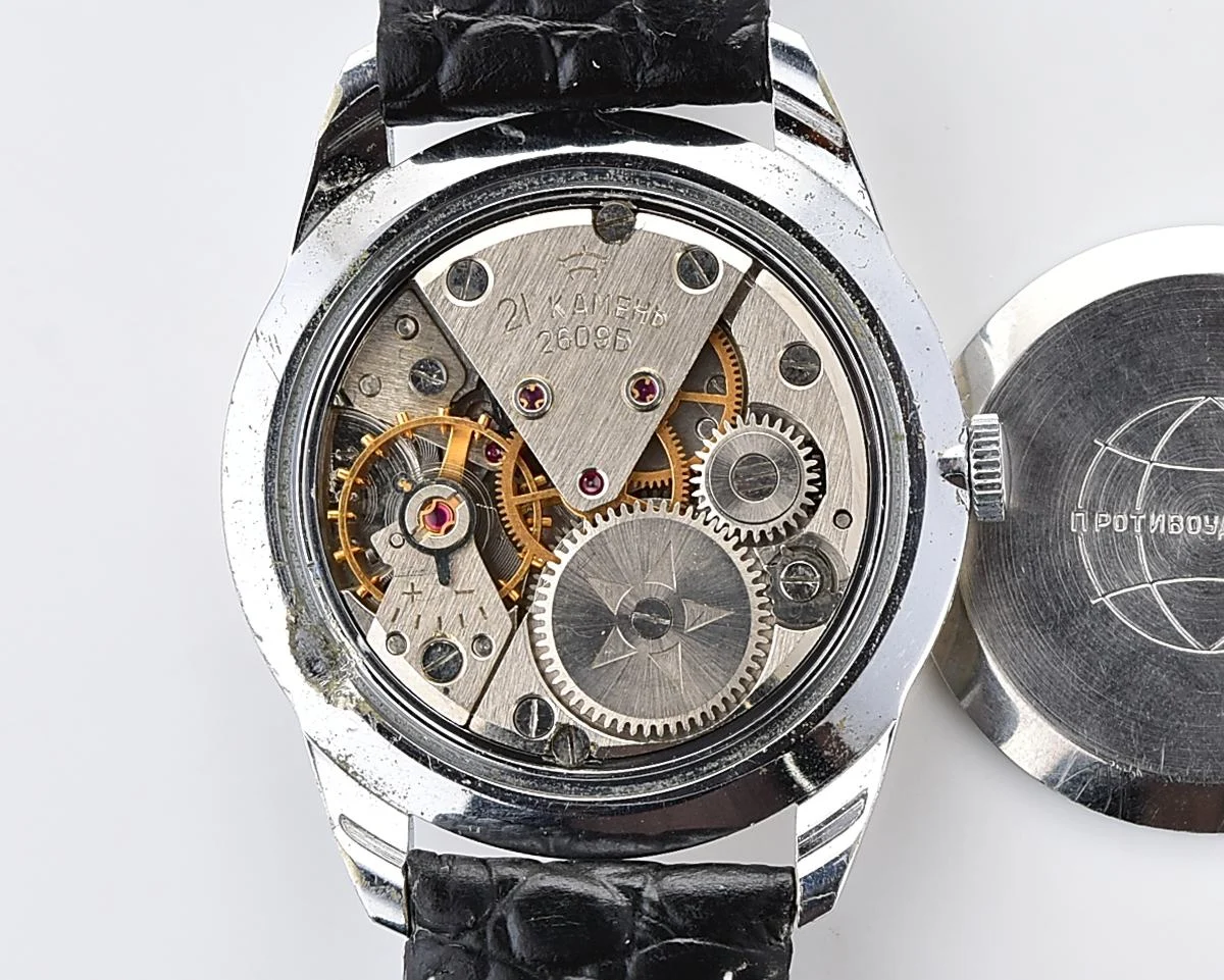 Excellent Raketa Baltica vintage Soviet mechanical watch
