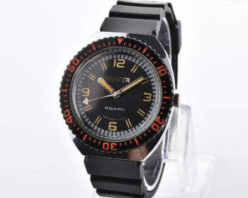 Vintage soviet RAKETA quartz wristwatch with rotating bezel