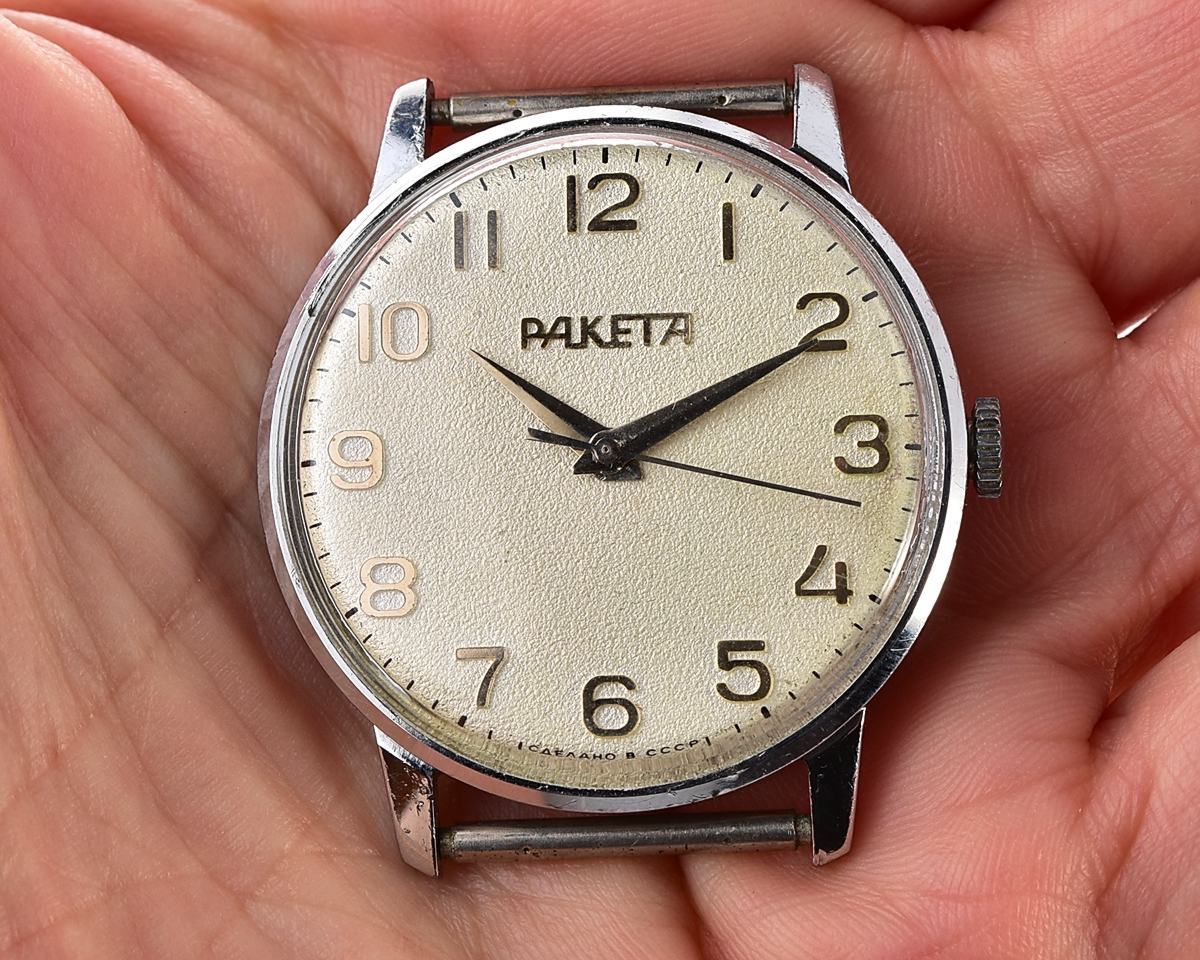 TIME CAPSULE: Vintage soviet Raketa mechanical wristwatch - complete with it's box and passport!