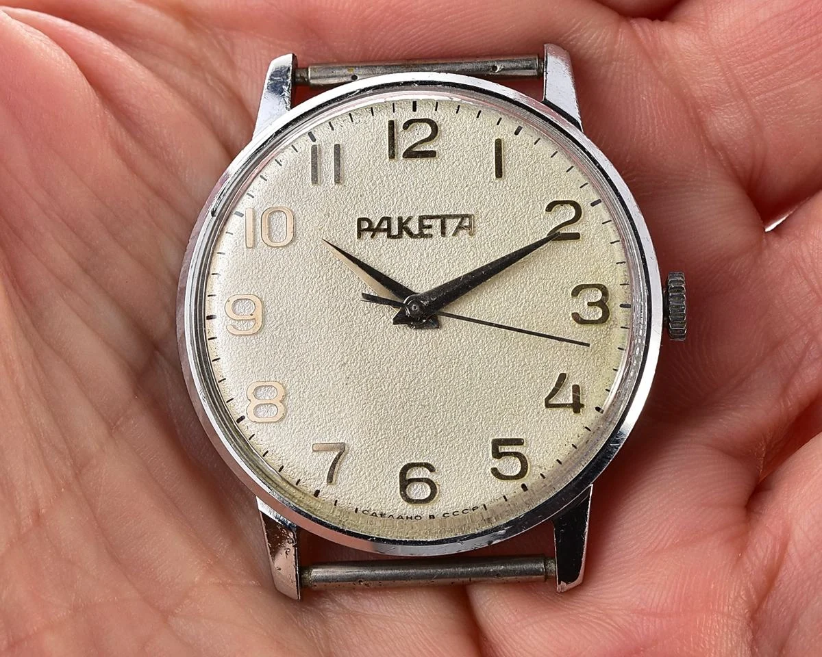 TIME CAPSULE: Vintage Soviet Raketa mechanical wristwatch - complete with it's box and passport!