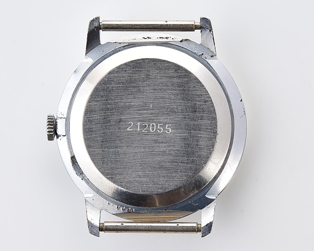TIME CAPSULE: Vintage soviet Raketa mechanical wristwatch - complete with it's box and passport!