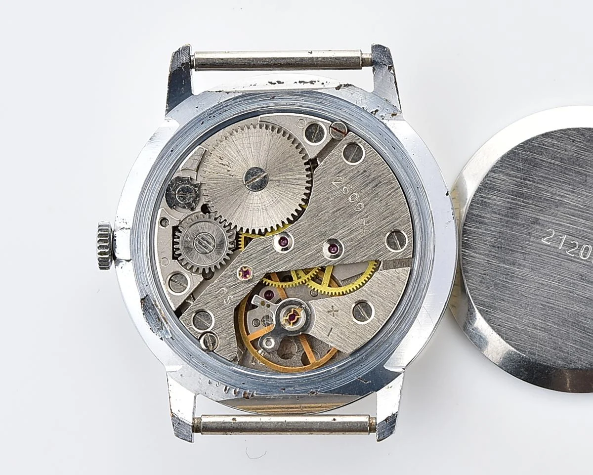 TIME CAPSULE: Vintage Soviet Raketa mechanical wristwatch - complete with it's box and passport!