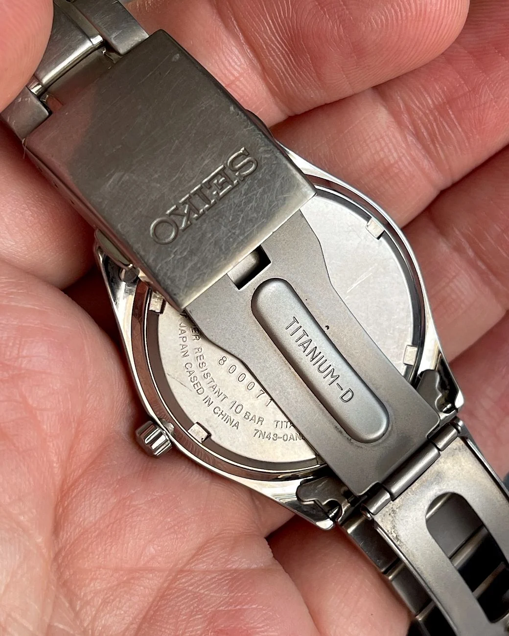 Vintage Seiko Titanium Day-Date Quartz (Ref. 7N43-0AN0) - Ultra-Lightweight Everyday Classic