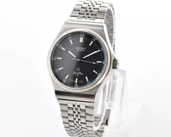 Retro Sport Elegance: Vintage 1979 Seiko SilverWave with black "Military Dial"