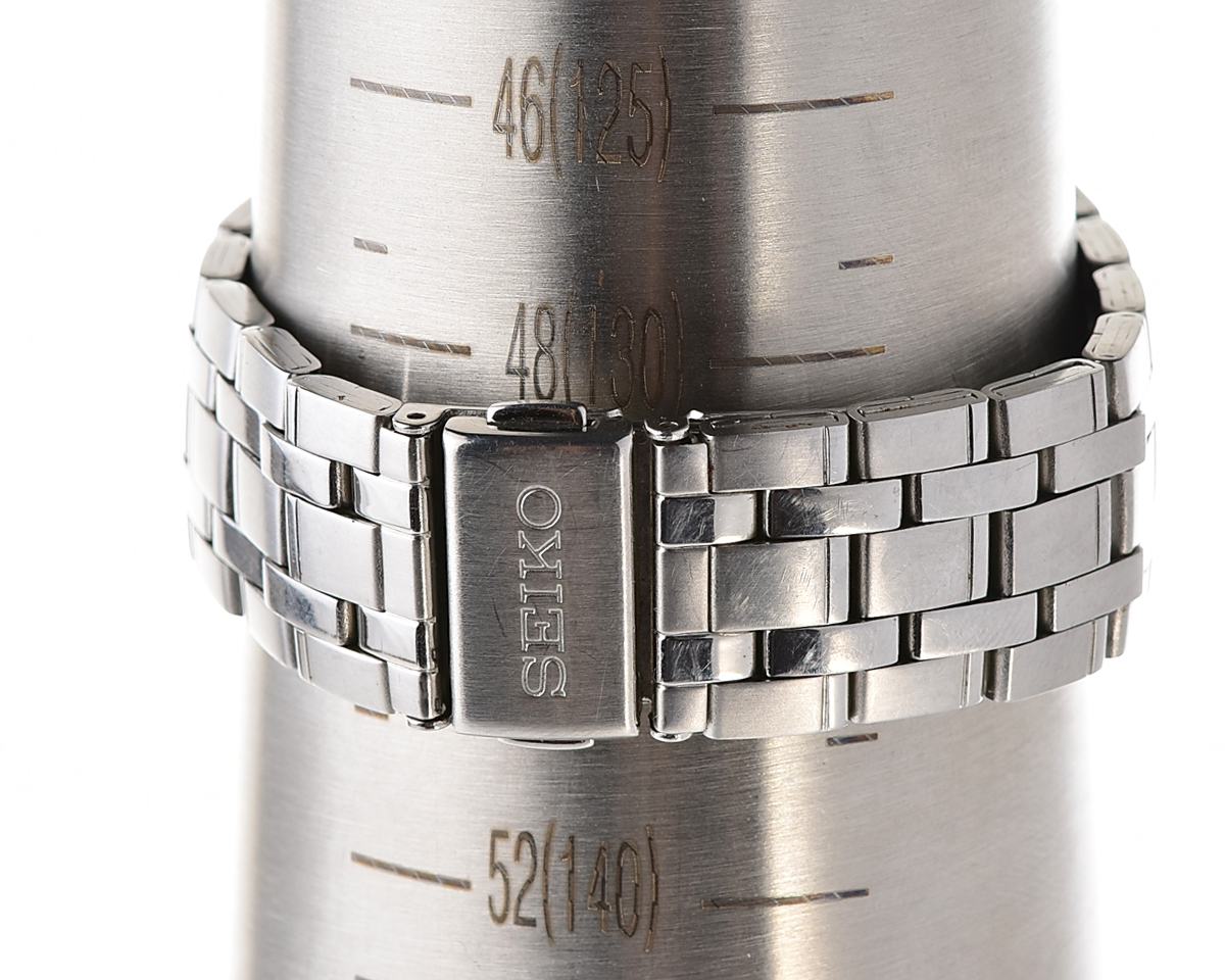 Vintage Seiko Quartz Dress Watch - Timeless Minimalist Elegance from the 1990s