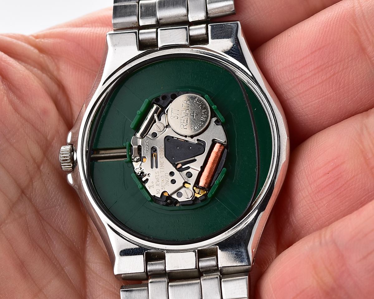 Vintage Seiko Quartz Dress Watch - Timeless Minimalist Elegance from the 1990s