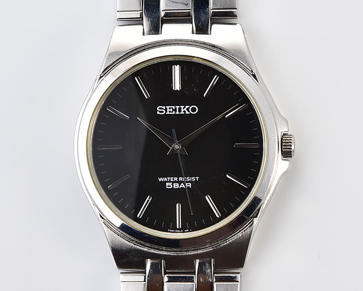 Vintage Seiko Quartz Dress Watch - Timeless Minimalist Elegance from the 1990s