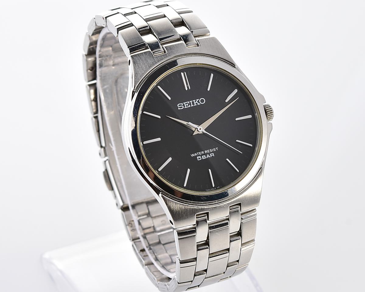 Vintage Seiko Quartz Dress Watch - Timeless Minimalist Elegance from the 1990s
