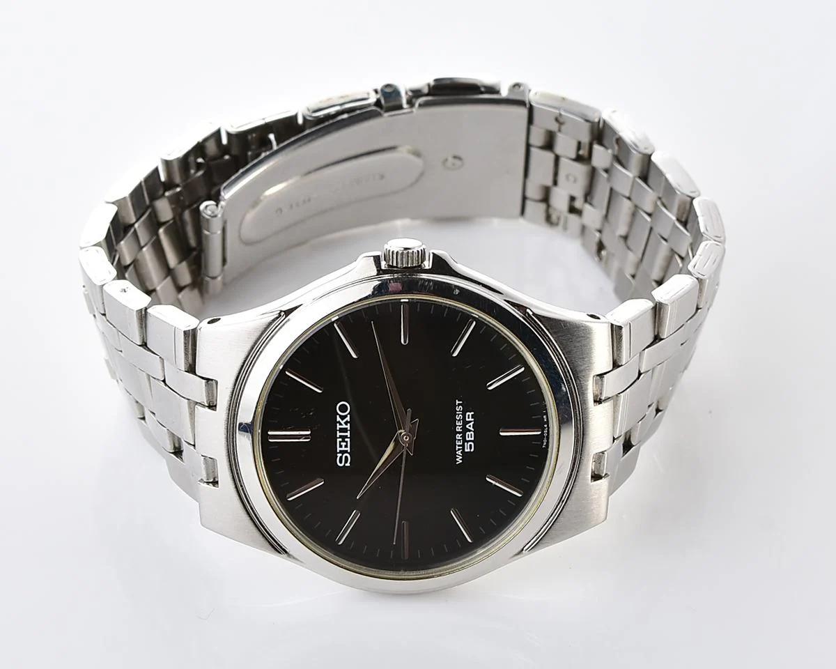 Seiko Spirit stylish slim quartz watch with integrated bracelet, May 2002 or 2012