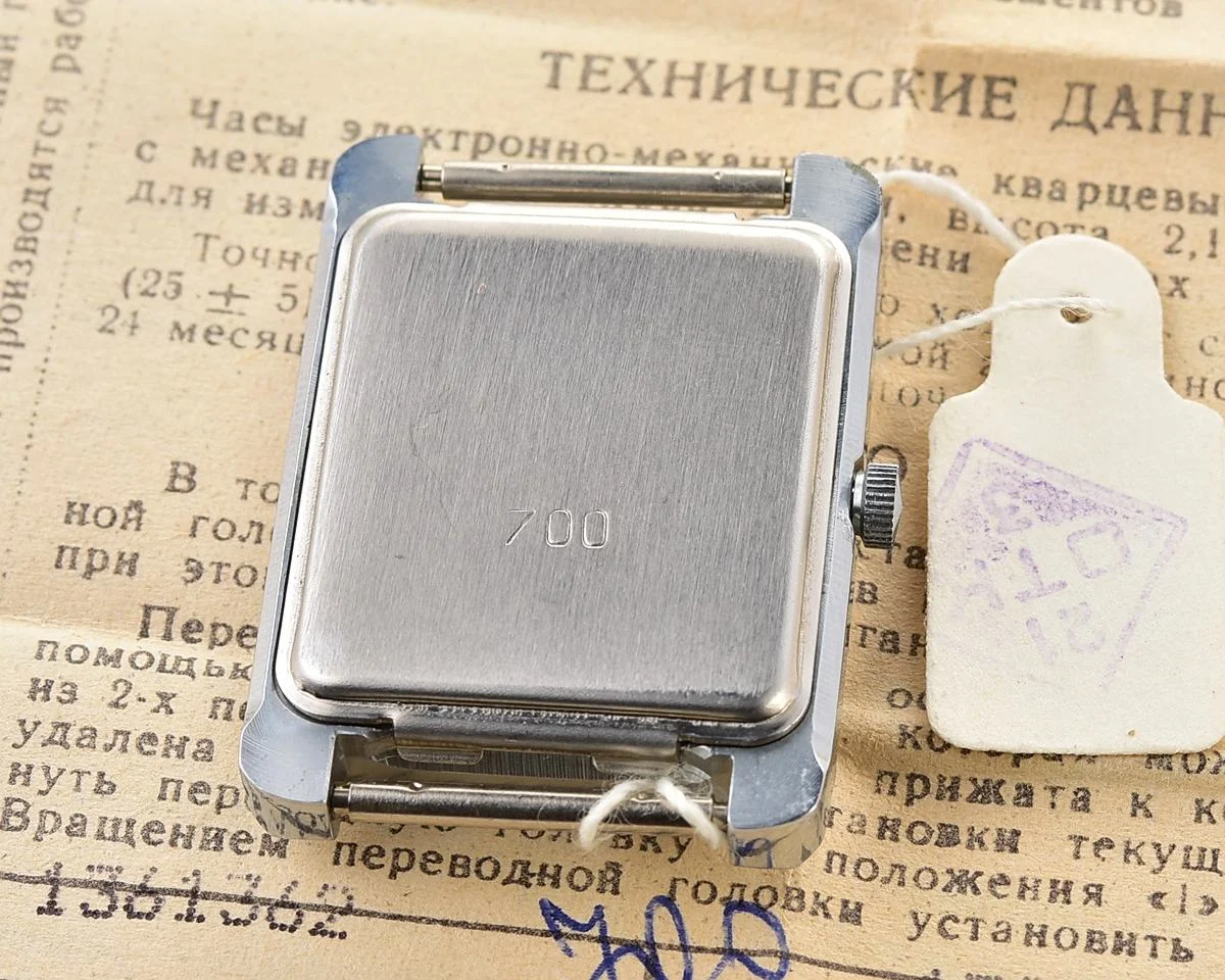 TIME CAPSULE: Soviet Slava with quartz movement – New Old Stock (NOS)!