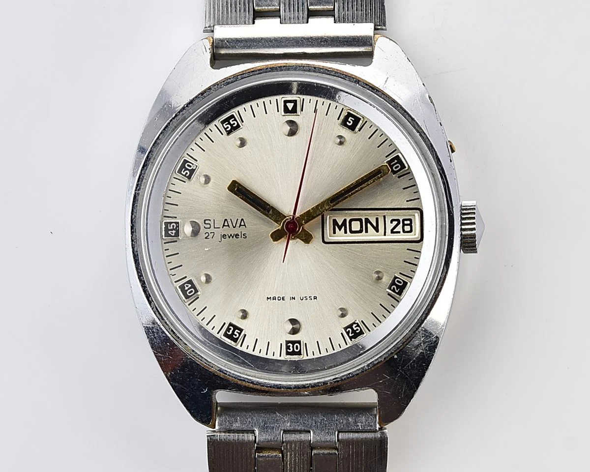 Large Slava Soviet mechanical vintage watch – automatic self winding movement