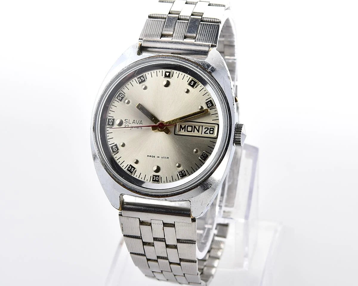 Large Slava Soviet mechanical vintage watch – automatic self winding movement