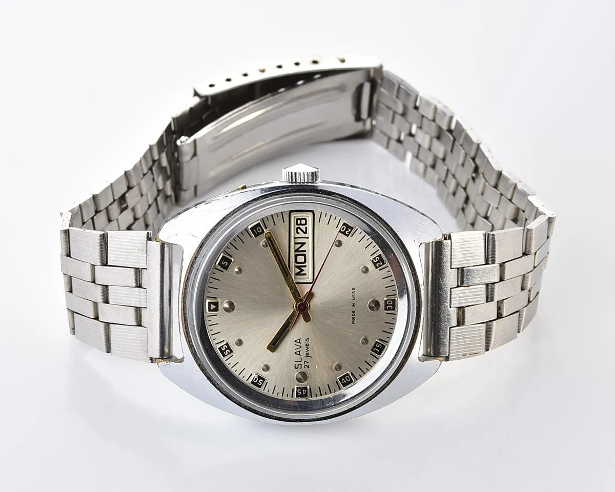 Large Slava Soviet mechanical vintage watch – automatic self winding movement