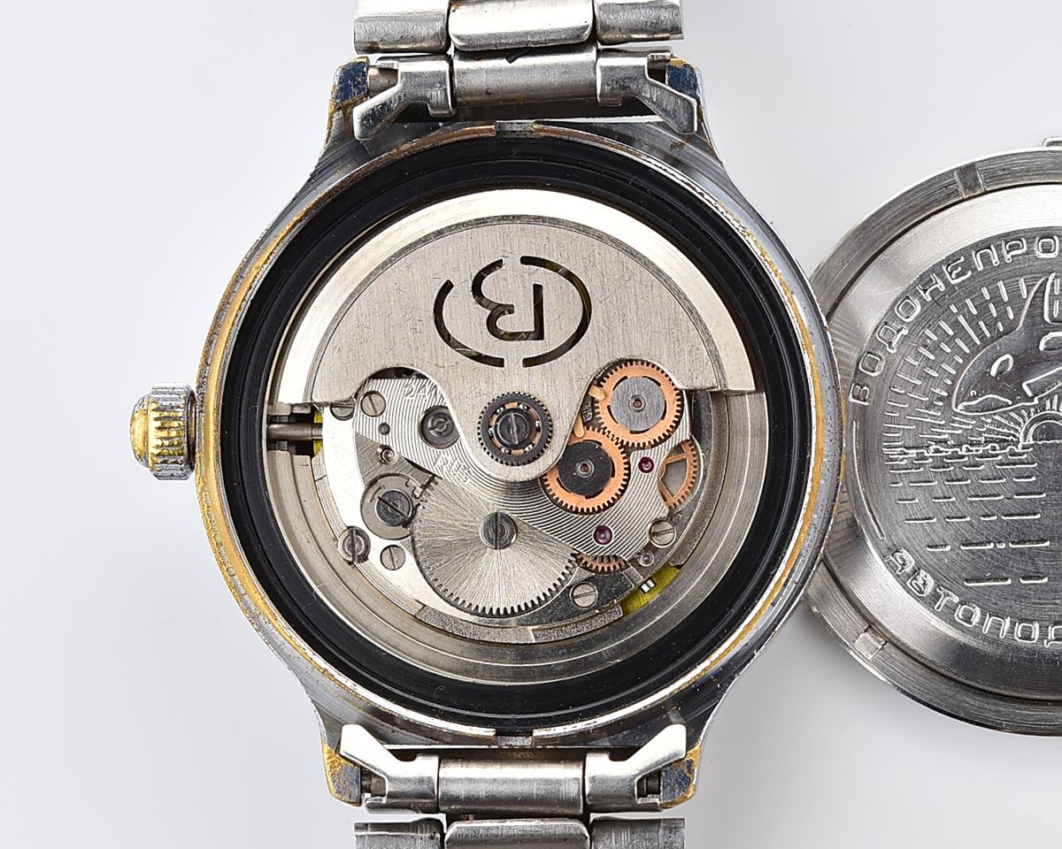 Vostok Amphibia with automatic self winding movement – Submarine captain!