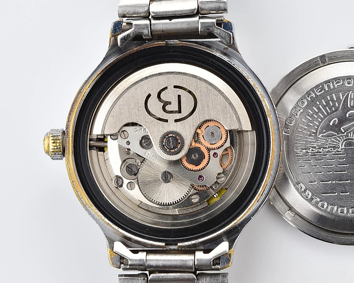 Vostok Amphibia with automatic self winding movement – Submarine captain!