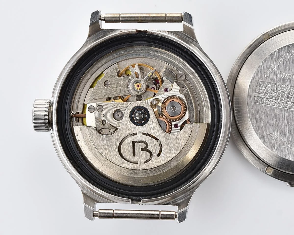 Excellent Komandirskie KGB mechanical wristwatch with automatic self winding movement