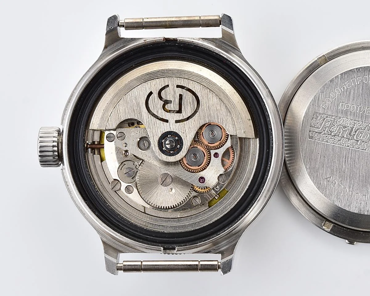 Excellent Komandirskie KGB mechanical wristwatch with automatic self winding movement