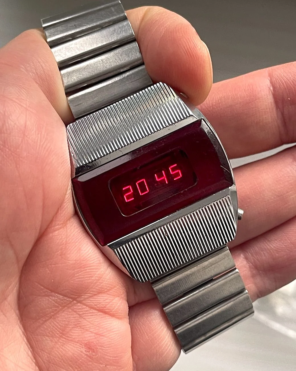 First Red LED Digital Vintage USSR Wristwatch Electronika E-1 Pulsar!
