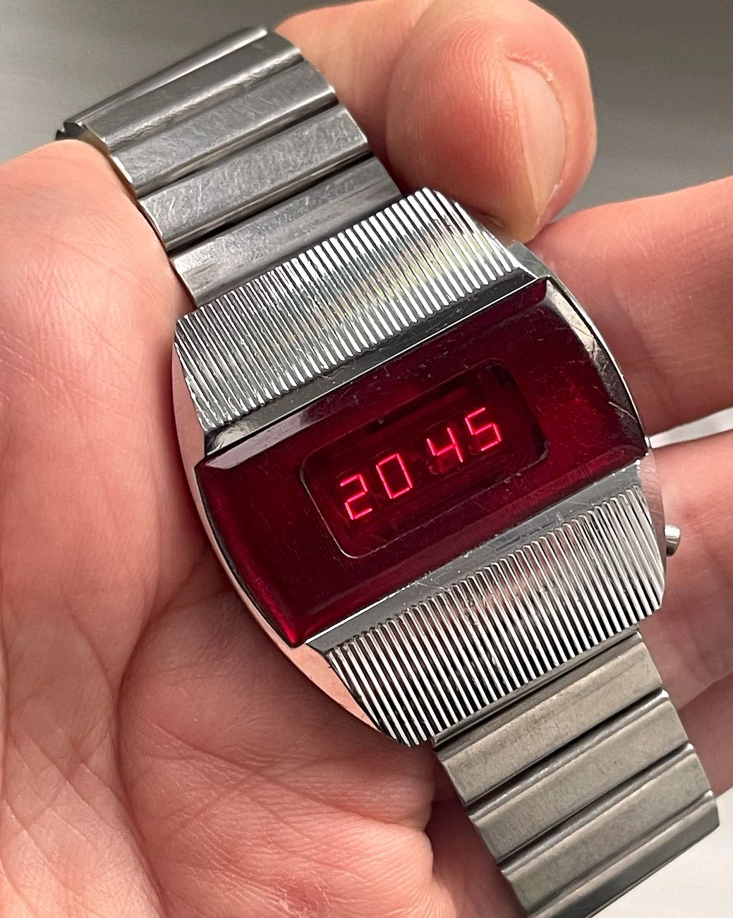 First Red LED Digital Vintage USSR Wristwatch Electronika E-1 Pulsar!