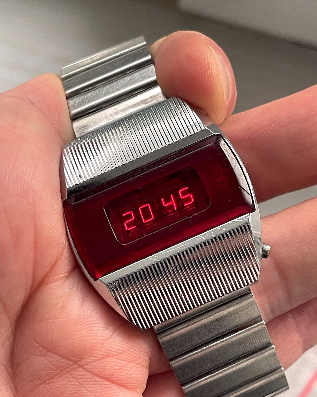 First RED LED Digital Vintage USSR Wristwatch Electronika E-1 Pulsar!